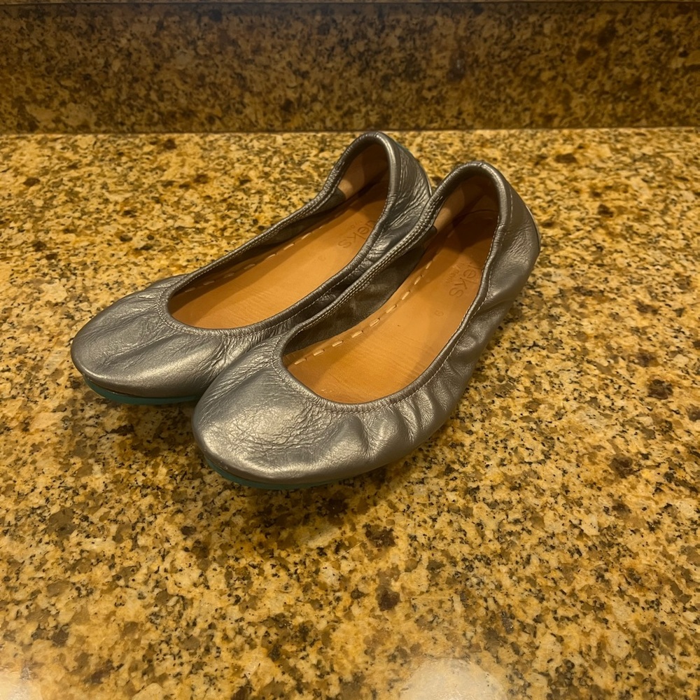 Great Condition Pewter Tieks Size 9 Foldable Ballet Flats